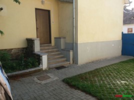 apartament-3-camere-la-casa-cu-gradina-de-inchiriat-in-sibiu